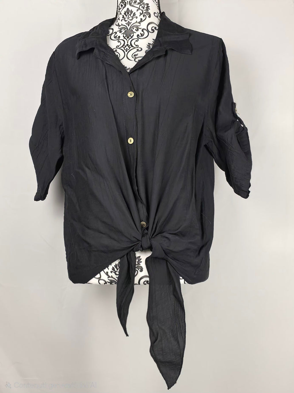 Completo in lino  con camicia annodata e pantaloni palazzo