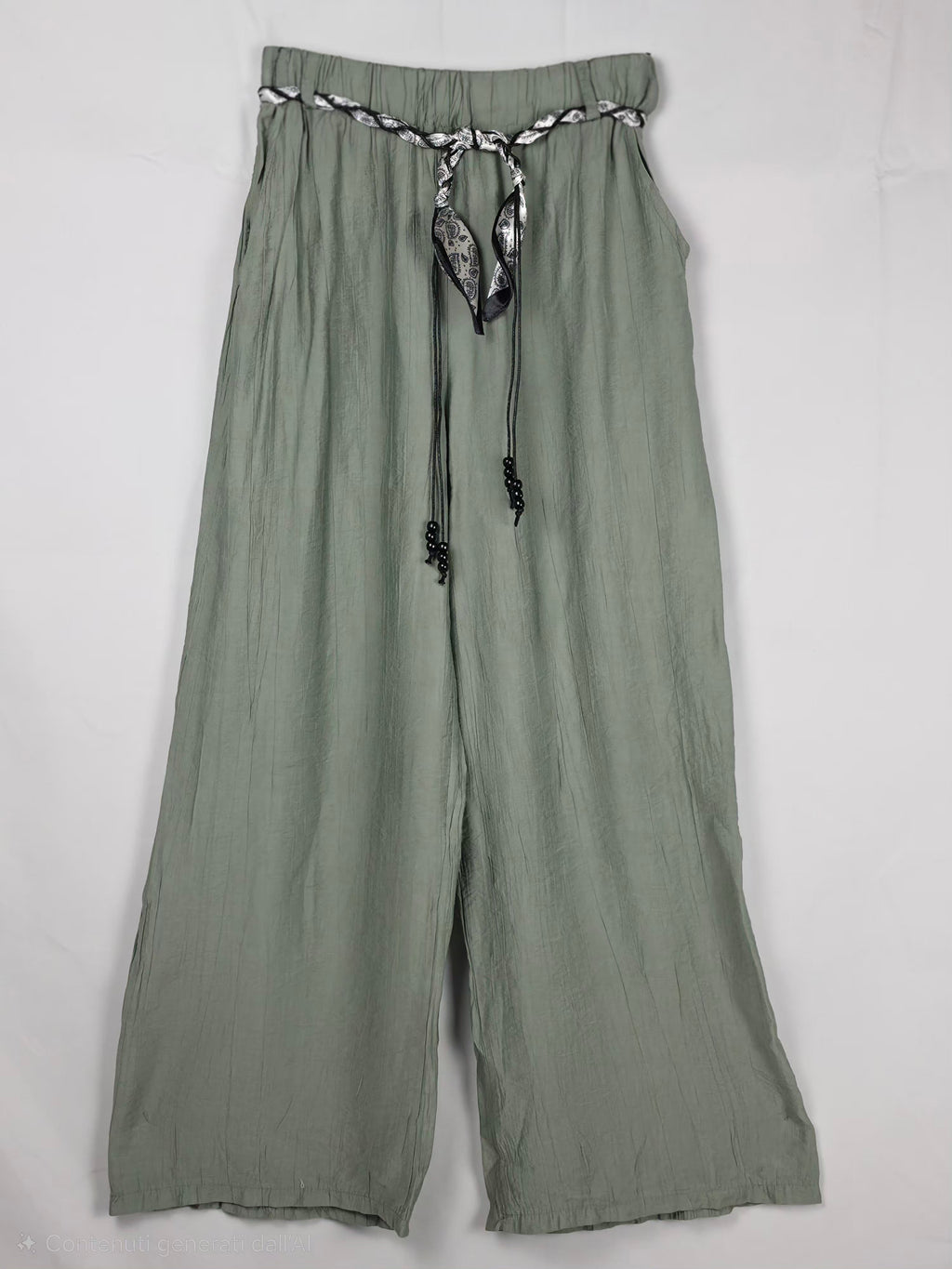 Completo in lino  con camicia annodata e pantaloni palazzo